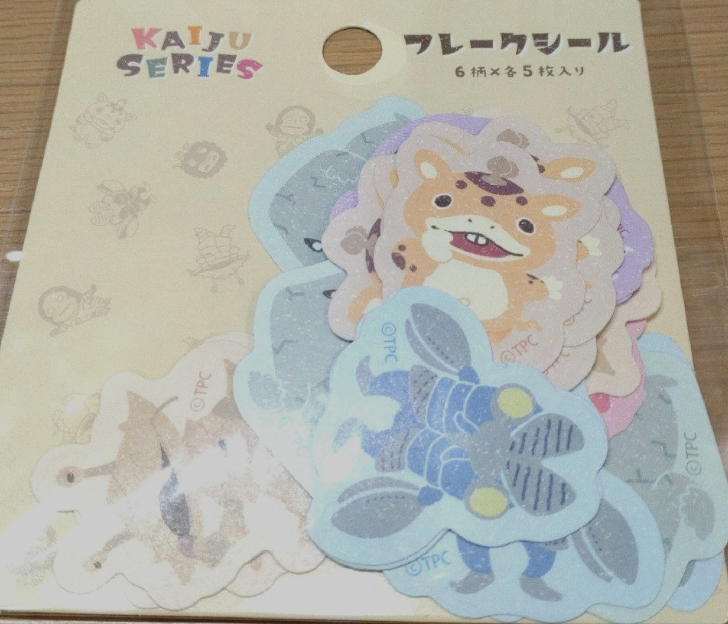 Free shipping! Anime Sentai Ultraman Kaiju Flake Sticker 30pcs Booska, Baltan, Pigmon, Kanegon, Dada,Jamila Sticker Stationery 3cm 1.5inch Various colors (Authentic, Original, Genuine, Licensed, official)