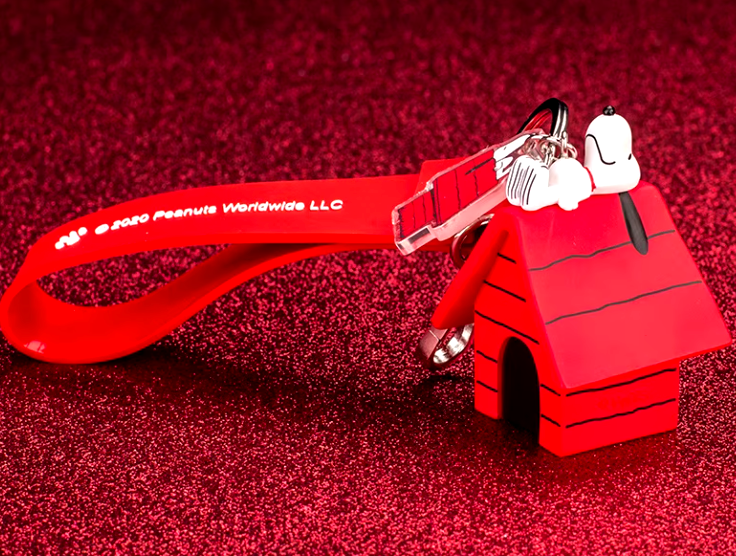 Peanuts Snoopy Red Dog House Original style Figure Keychain 6cm 2.5inch Black, White and Red (Authentic, Original, Genuine, Licensed, official)