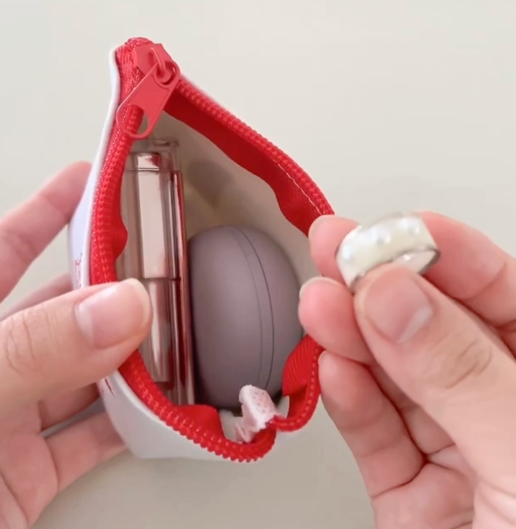 Sanrio Pompompurin Triangular Coin Purse Pouch 10cm 4inch Yellow (Authentic, Original, Genuine, Licensed, official)