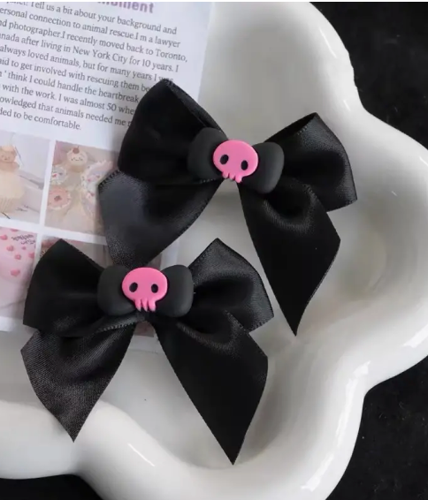 No Name Kuromi's Skull Ribbon 2pic Hair Pin Accessories 3cm 1.5inch Black and Pink (Authentic, Original, Genuine, Licensed, official)